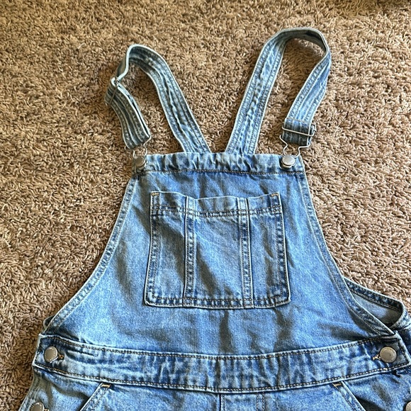 Universal Thread Overalls Size 8 - Picture 2 of 9